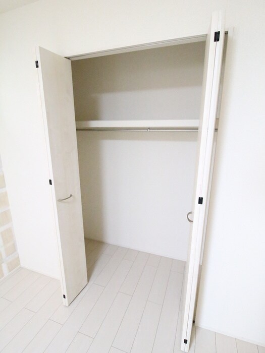 物件内観写真12　(収納)