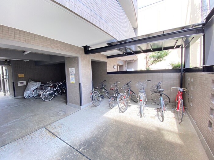物件外観写真5　(駐輪場)