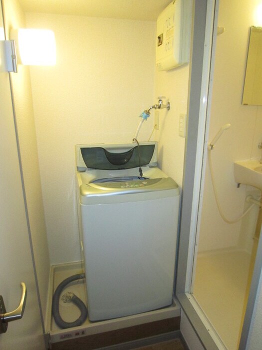 物件内観写真11　(洗濯機置場)