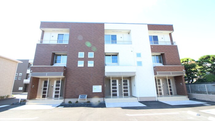 物件外観写真1　(外観写真)