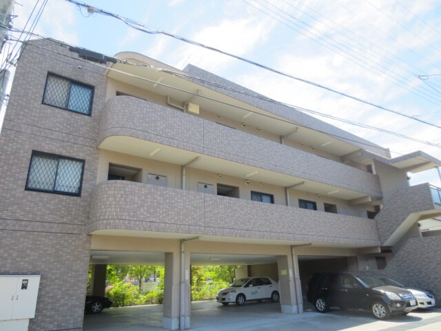 物件外観写真2　(駐車場)