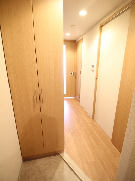 物件内観写真12　(玄関)