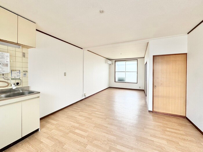 物件内観写真1　(居室)