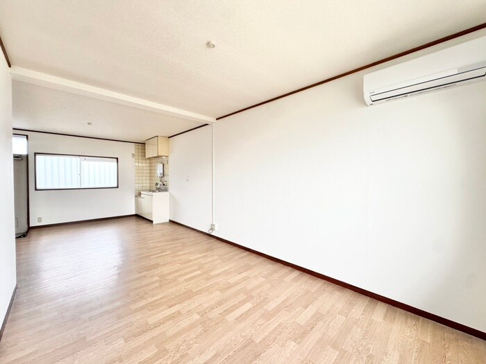 物件内観写真2　(居室)