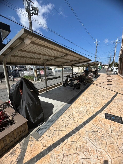 物件外観写真6　(駐輪場)