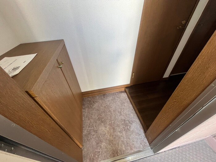 物件内観写真22　(玄関)