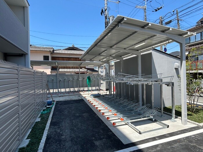物件外観写真3　(駐輪場)