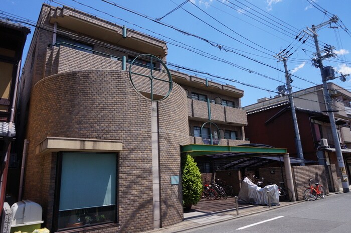 物件外観写真4　(駐車場)