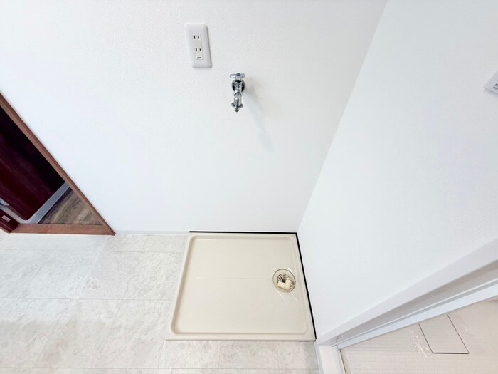 物件内観写真16　(洗濯機置場)