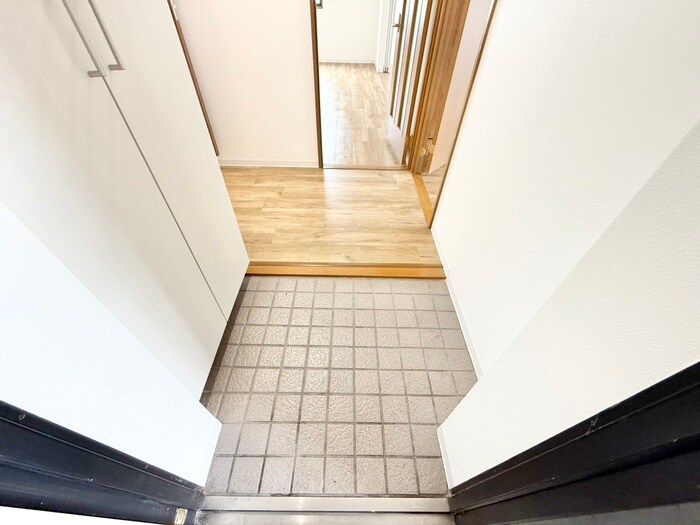 物件内観写真17　(玄関)