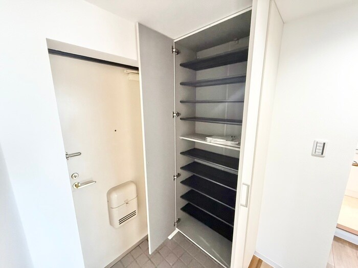 物件内観写真18　(靴箱)