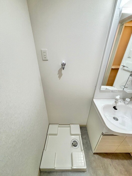 物件内観写真11　(洗濯機置場)