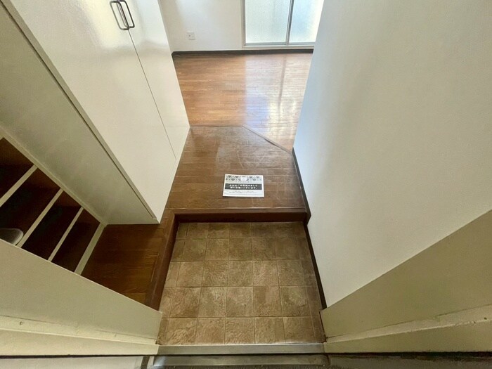 物件内観写真19　(玄関)