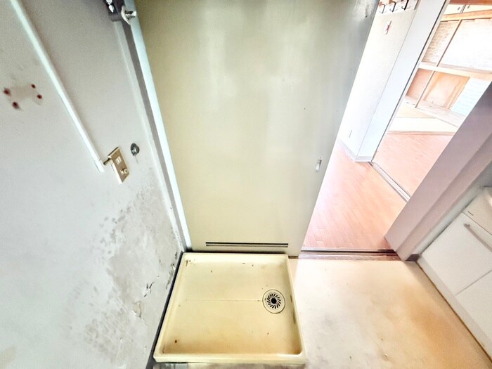 物件内観写真13　(洗濯機置場)