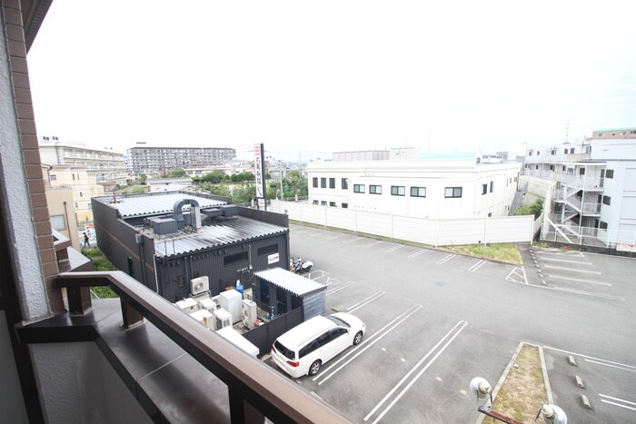 物件内観写真16　(室内からの展望)