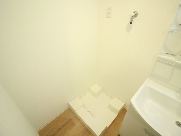 物件内観写真14　(洗濯機置場)