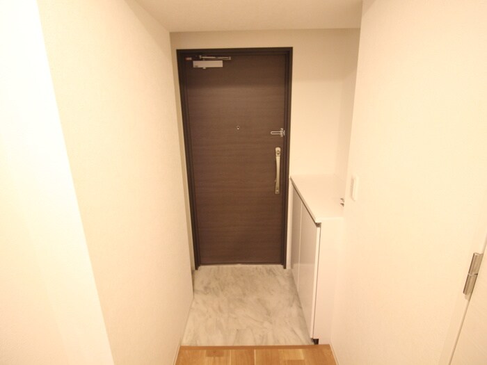 物件内観写真16　(玄関)