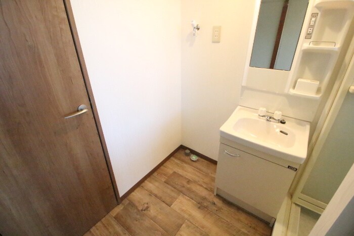 物件内観写真14　(洗濯機置場)