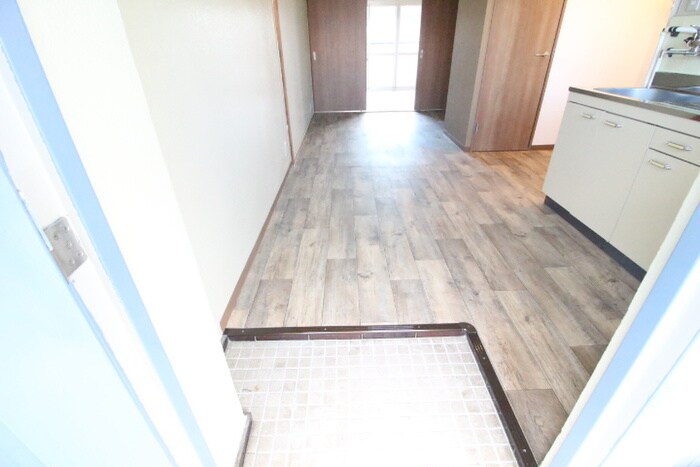 物件内観写真16　(玄関)