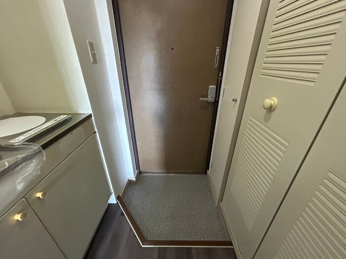 物件内観写真15　(玄関)