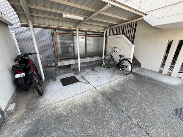 物件外観写真6　(駐輪場)