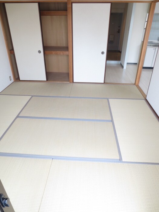 物件内観写真11　(居室)