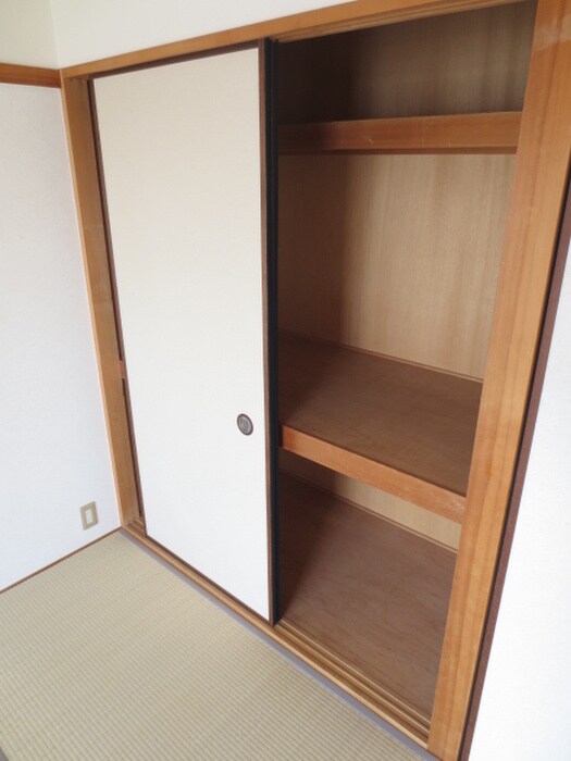物件内観写真12　(収納)