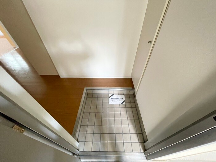 物件内観写真15　(玄関)