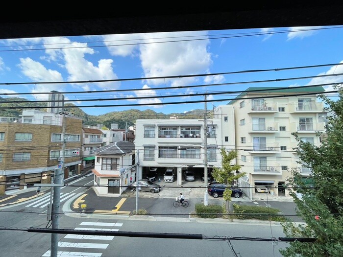 物件内観写真16　(室内からの展望)