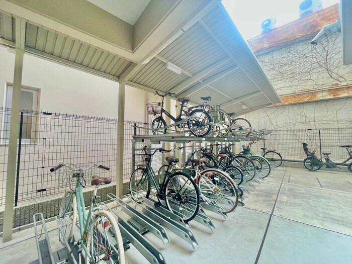 物件外観写真3　(駐輪場)