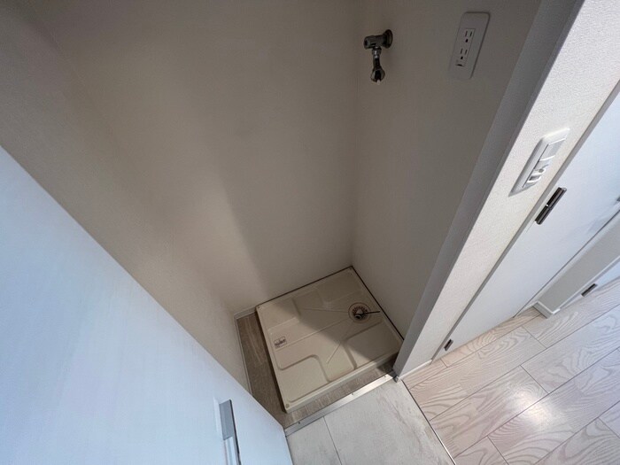 物件内観写真18　(洗濯機置場)