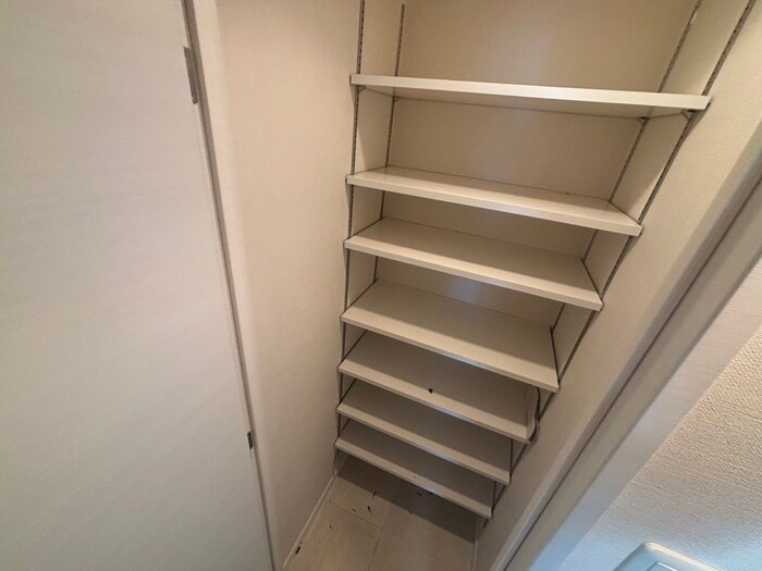 物件内観写真18　(靴箱)
