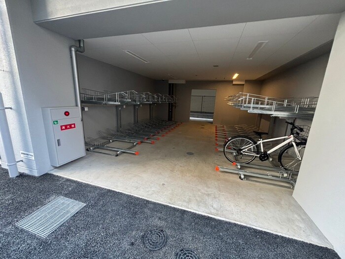 物件外観写真3　(駐輪場)