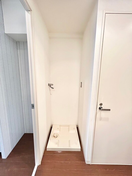 物件内観写真18　(洗濯機置場)