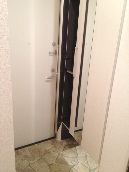 物件内観写真16　(玄関)