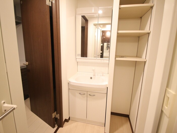 物件内観写真13　(洗面)