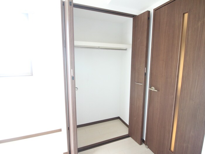 物件内観写真14　(玄関)