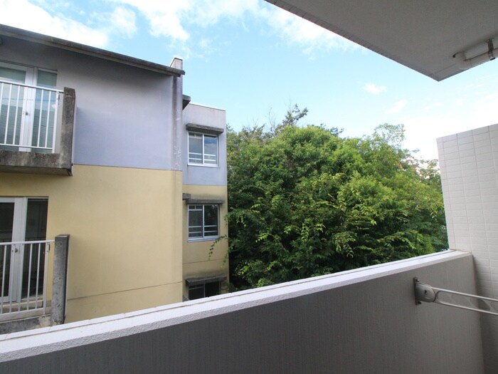 物件内観写真15　(室内からの展望)