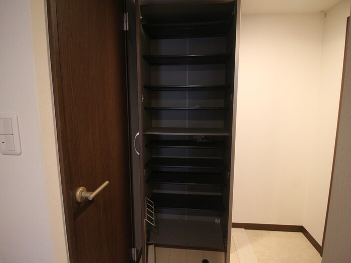 物件内観写真16　(靴箱)