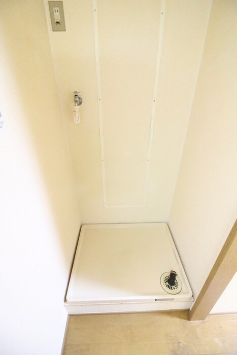 物件内観写真17　(洗濯機置場)