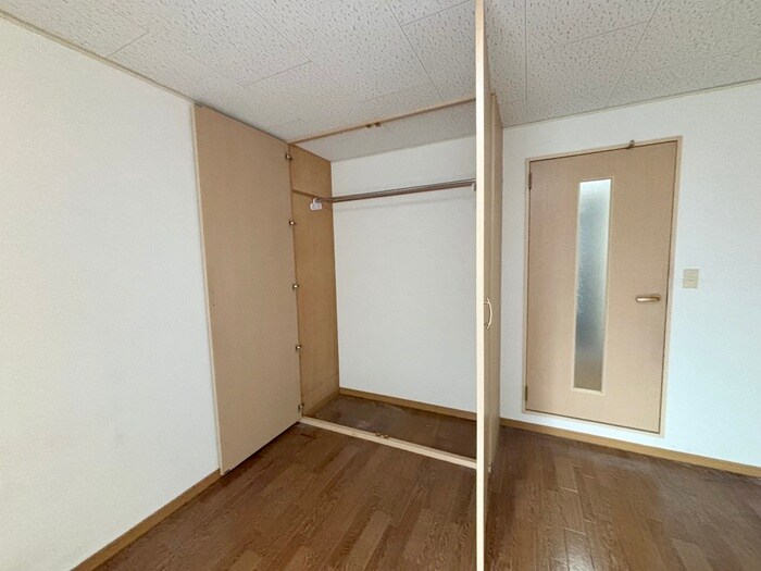 物件内観写真12　(収納)