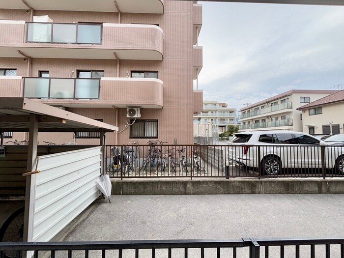 物件内観写真14　(室内からの展望)