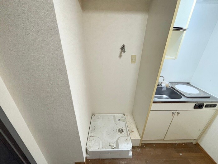 物件内観写真17　(洗濯機置場)