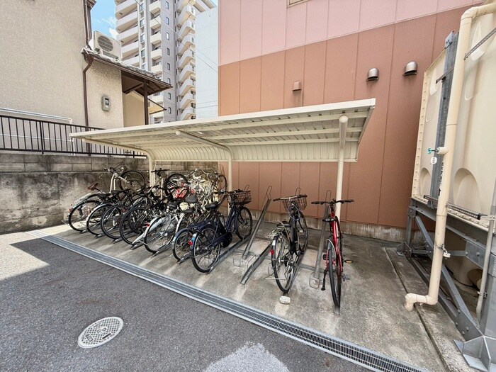 物件外観写真3　(駐輪場)