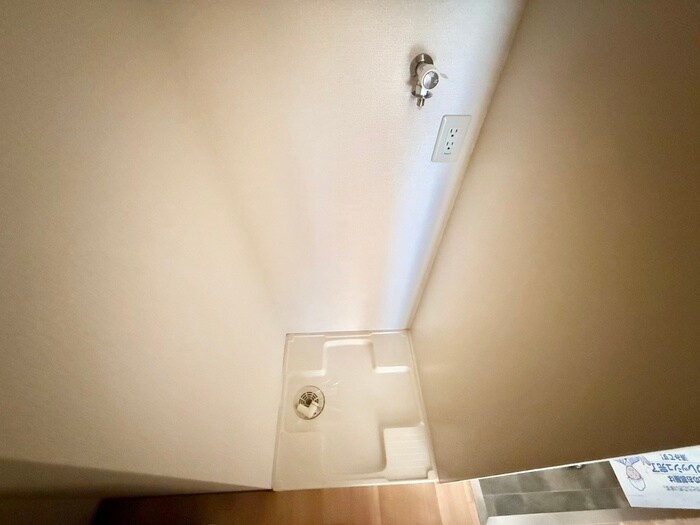 物件内観写真16　(洗濯機置場)