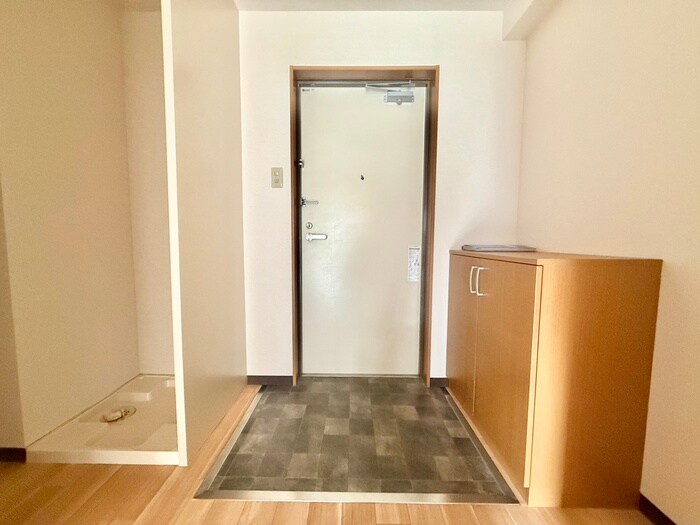 物件内観写真17　(玄関)