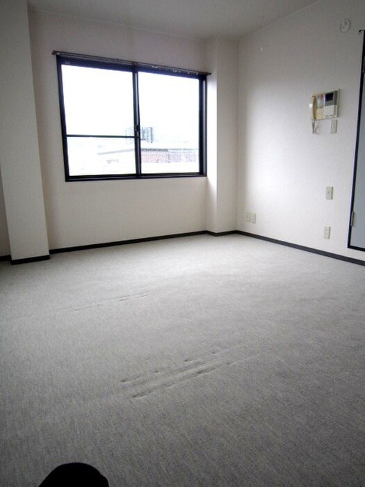 物件内観写真4　(居室)