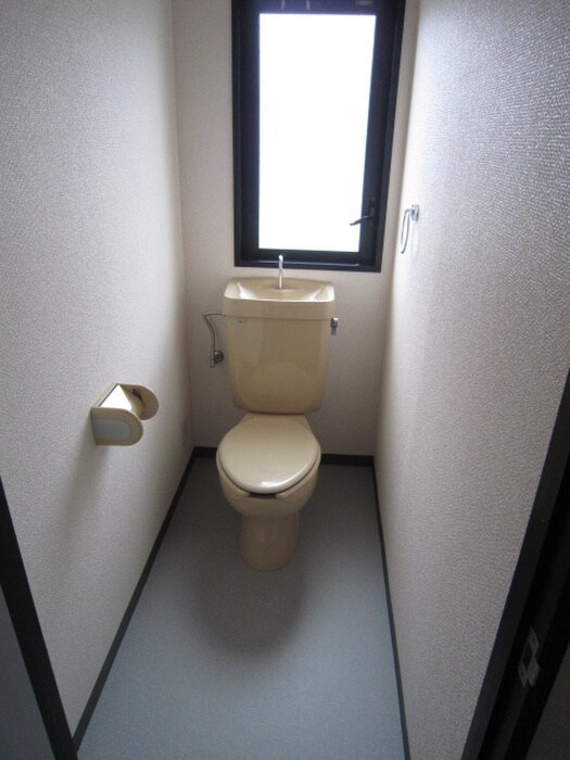 物件内観写真8　(トイレ)