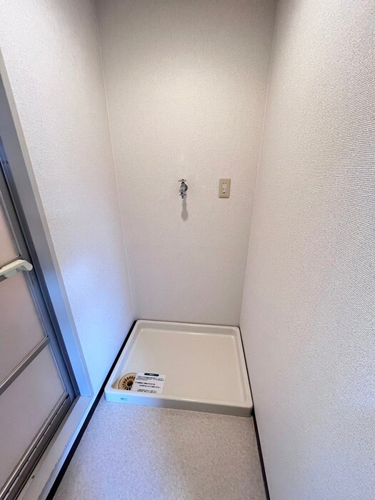 物件内観写真11　(洗濯機置場)