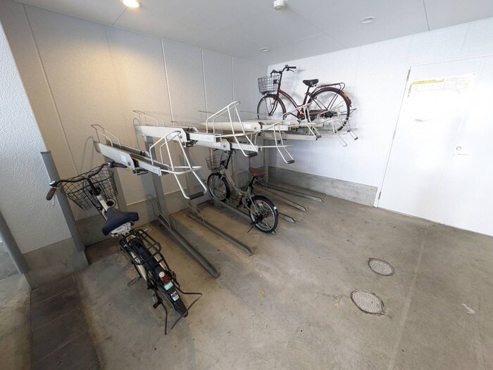 物件外観写真6　(駐輪場)